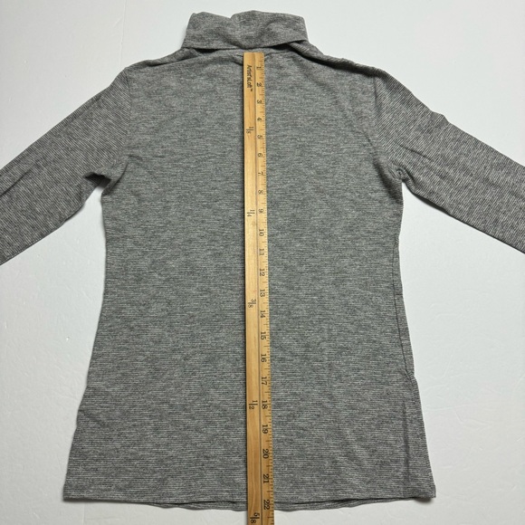 Theory Lightweight Turtleneck in Grey Heather Stripe Size: US- XS - Picture 10 of 11